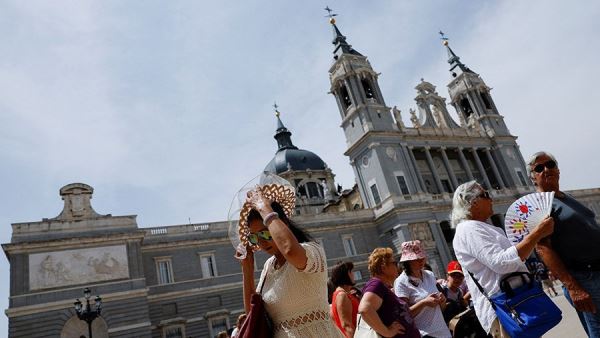 Испания открылась для всех иностранных туристов с ПЦР-тестом<br />
